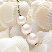 http://www.millionpodarkov.ru/chto/wp-content/uploads/2009/07/mikimoto-ad13.jpg