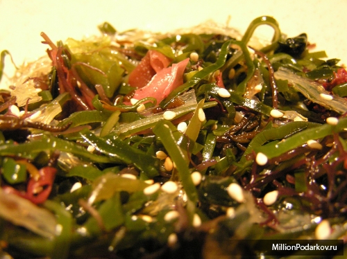 Диетический рецепт салата с морской капустой