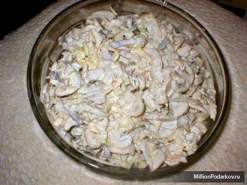 Пошаговый кулинарный рецепт салата с грибами и сыром