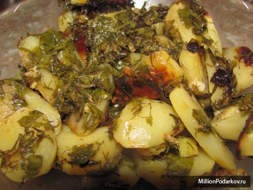 Рецепт приготовления картофеля с зеленью в рукаве