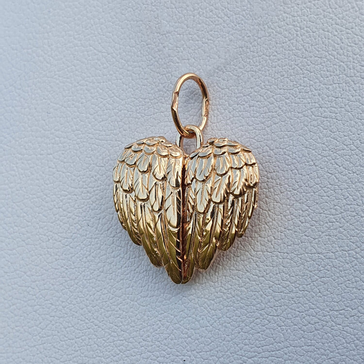 Золотой открывающийся кулон/медальон Крылья ангела с фото внутри - фото
