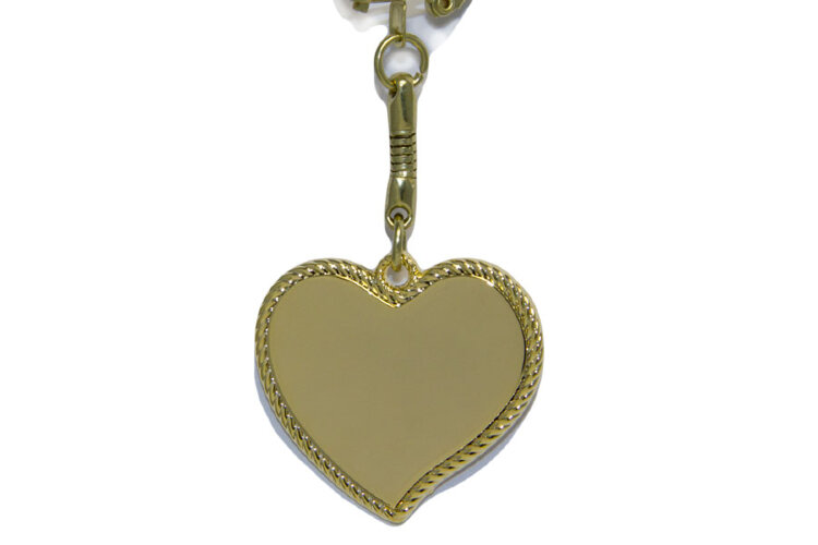 Брелок «Медальон Резное Сердце» с гравировкой - фото