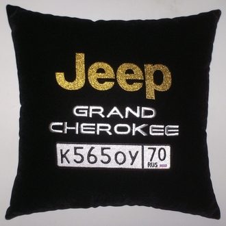 Автомобильная подушка с «именной» вышивкой Jeep - фото