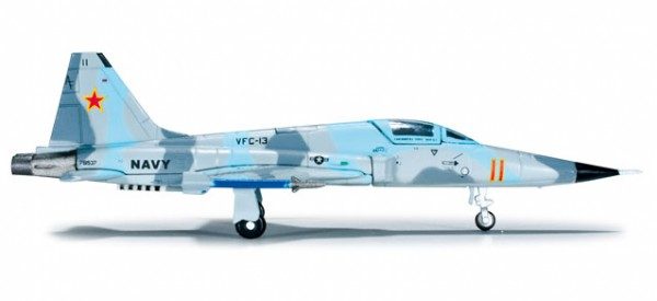 Самолет US Navy Northrop F-5N Tiger II, VFC-13 Saints 1/200 554985 - фото