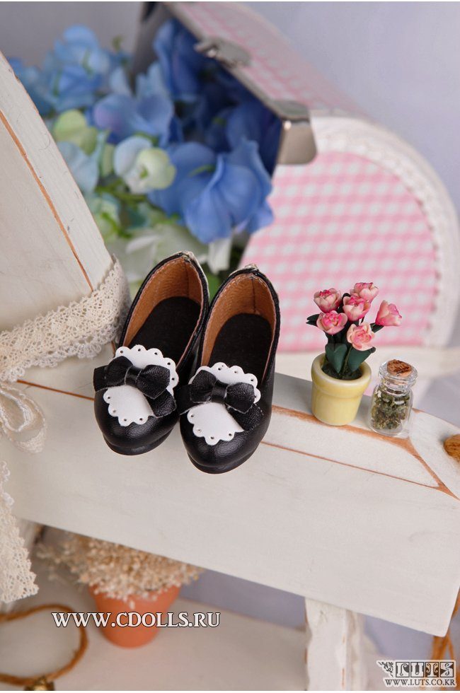 Luts shoes KDS-53 (Мокасины с бантом и белым задником цвет черный для кукол БЖД 43 см) - фото