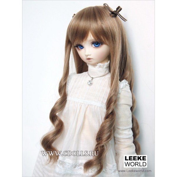 DollGa Wig LR-119_E (Парик с локонами, украшенный бантиками светло-коричневый размер 8-9 дюймов для кукол ДоллГа) - фото