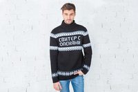 Свитер  черный свитер с оленями - фото