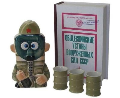 Подарочный штоф Боец + 3 рюмки - фото
