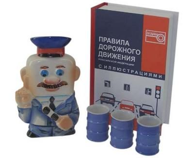 Подарочный штоф Гаишник + 3 рюмки - фото