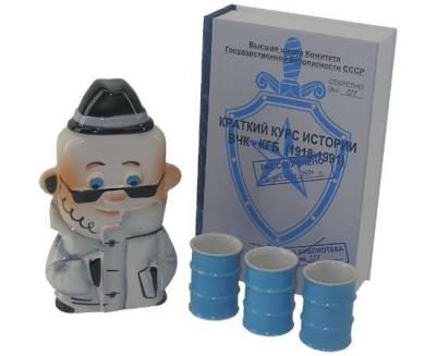 Подарочный штоф Сотрудник Спецслужб + 3 рюмки - фото