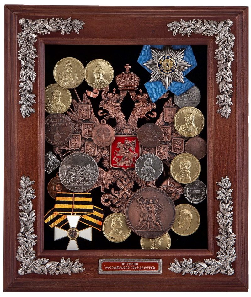Ключница настенная "Герб" мал. 34*30*9 см - фото