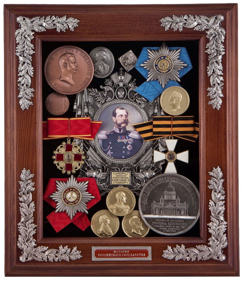 Ключница настенная "Александр II" мал. 34*30*9 см - фото