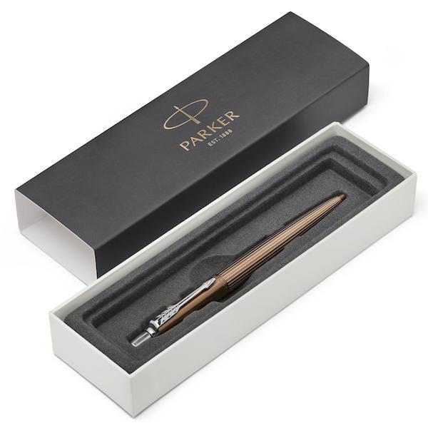Шариковая ручка Parker Jotter Premium, Carlisle Brown Pinstripe CT - фото