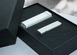 Набор 4 (U-PK023, Z009, PL003) (черный, 119х195*45, белый на 2600 mah, белый с чипом 32 гб) - фото