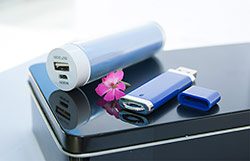 Набор 3 (U-PK011, Z016, PL003) (черный, 195*117*45, синий на 2600 mah, синий с чипом 32 гб) - фото