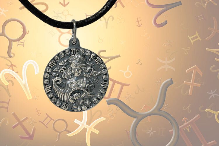Серебряная подвеска знак зодиака Дева с гравировкой - фото