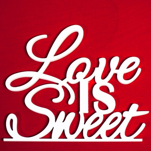Слово для интерьера Love is sweet - фото