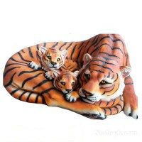 Камень декоративный садовый «Тигрица с тигрятами», 109x83x41 см - фото