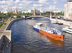 Городская прогулка на теплоходе для двоих - фото