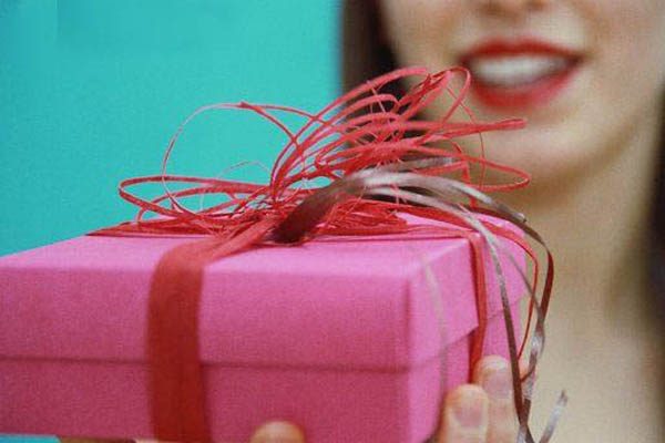 Подарочный сертификат Приглашение на любые услуги в имидж-студии Beauty - фото