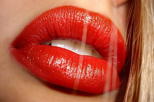 Подарочный сертификат Увелечение и коррекция формы губ Juvederm Ultra - фото