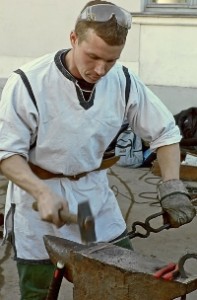 Что можно подарить кузнецу?