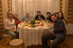 родственникам