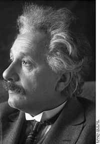 200px-Bundesarchiv_Bild_102-10447,_Albert_Einstein