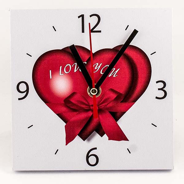 Обожаю часы. Настенные часы с любовью. Часы настенные Love. Часы любовь настольные. Часы люблю.