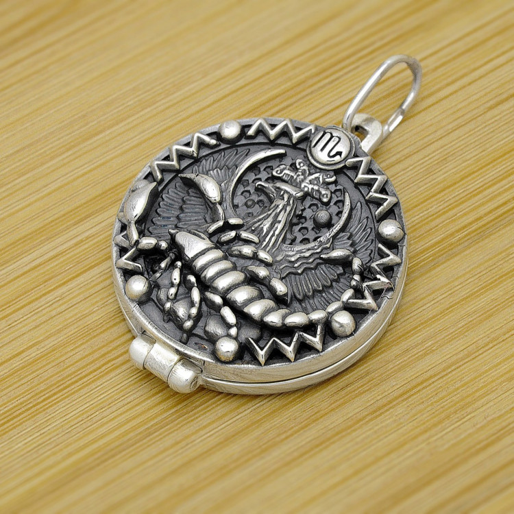 Серебряный открывающийся кулон/медальон знак зодиака Скорпион под фотографию внутри - фото