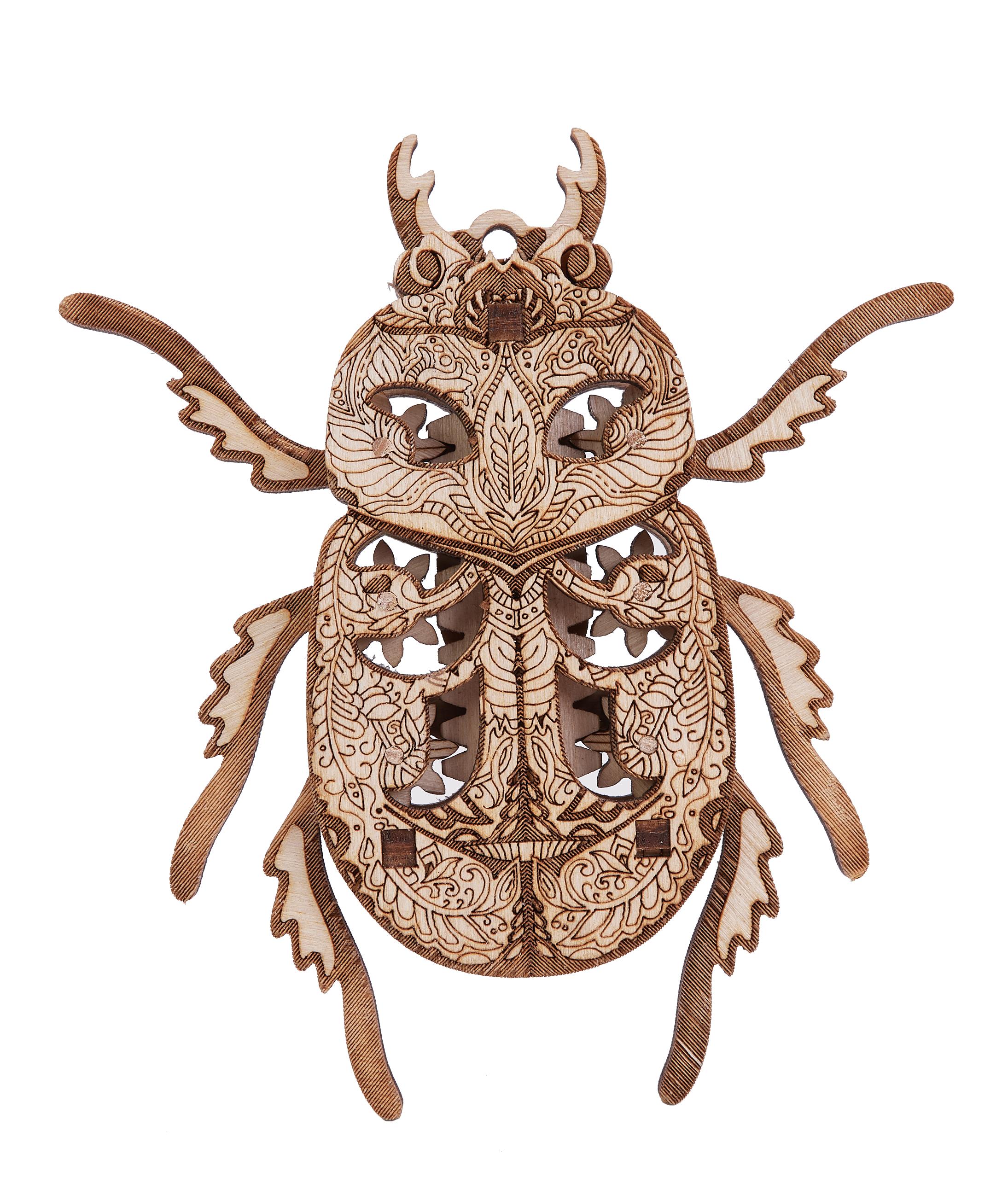 деревянный жук. резьба по дереву насекомые. деревянный жук. деревянный жук. жук на дереве.