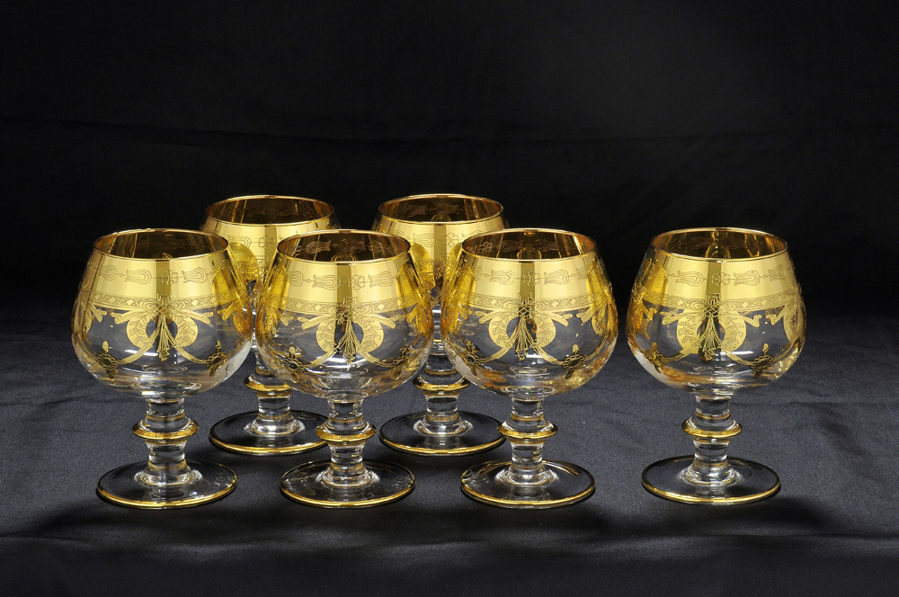 бокалы с позолотой. бокал позолоченный. стаканы с позолотой. фужеры с позолотой. бокал свадебный с позолотой.