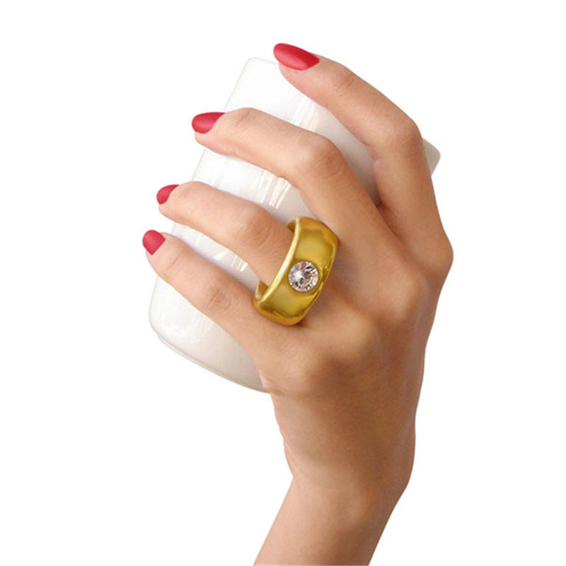 Кружка с бриллиантовым кольцом - фото