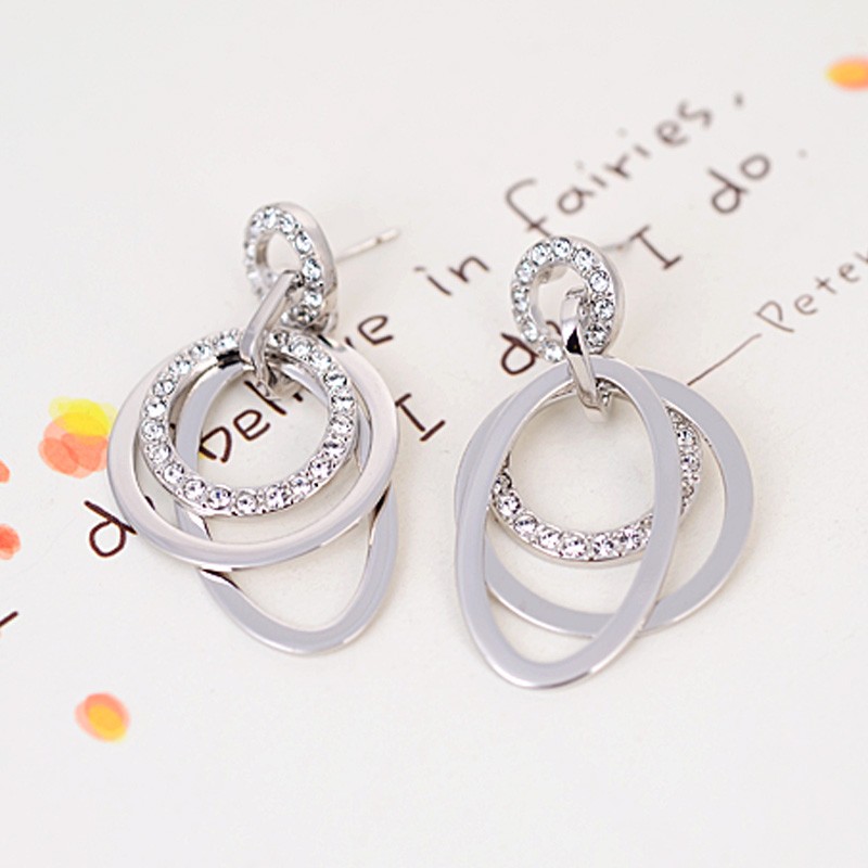 серьги джекеты пусеты. современные серьги. серьги гвоздики золотые хеликс. серьги шарики висячие золотые. длинные сережки.