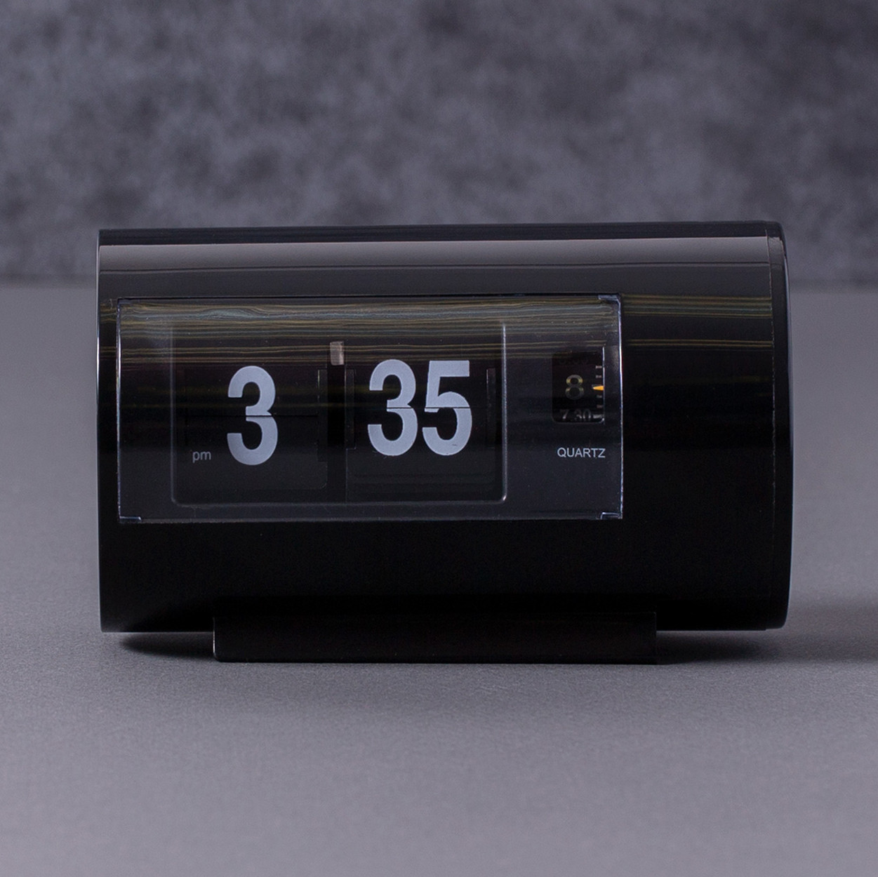 Twemco flip clock. Будильник в интерьере. Перекидные часы "flip clock. Перекидные часы "flip clock. Перекидные часы.