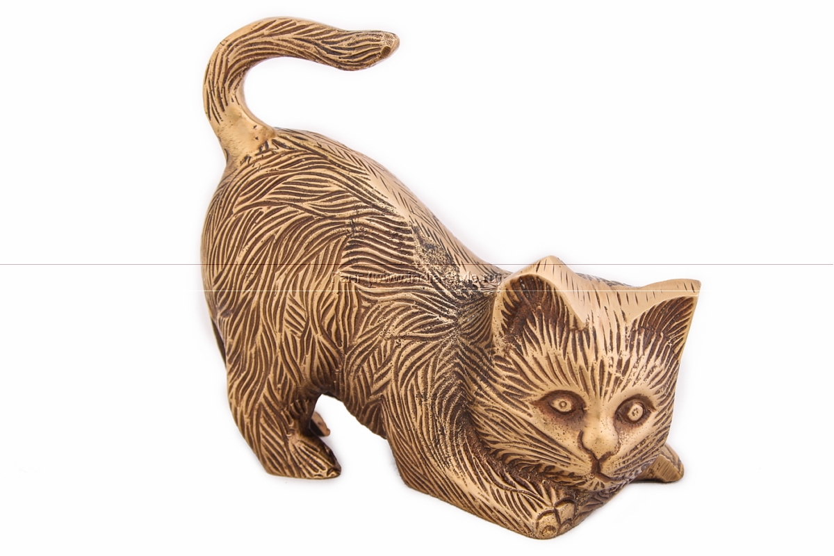 Фигурка кошки из дерева