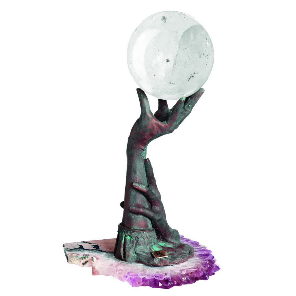 Результаты crystal ball 2024. Статуэтка Хрустальный шар. Хрустальный шар сувенир. Скульптура с шаром в руке. Статуэтка земля.