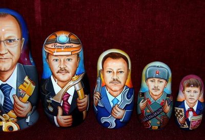 Портретная матрёшка: новое лицо самого русского подарка